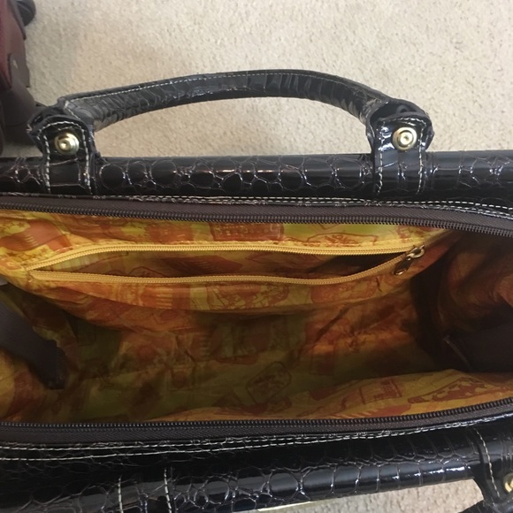 EUC Samantha Brown luggage set - Picture 5 of 6